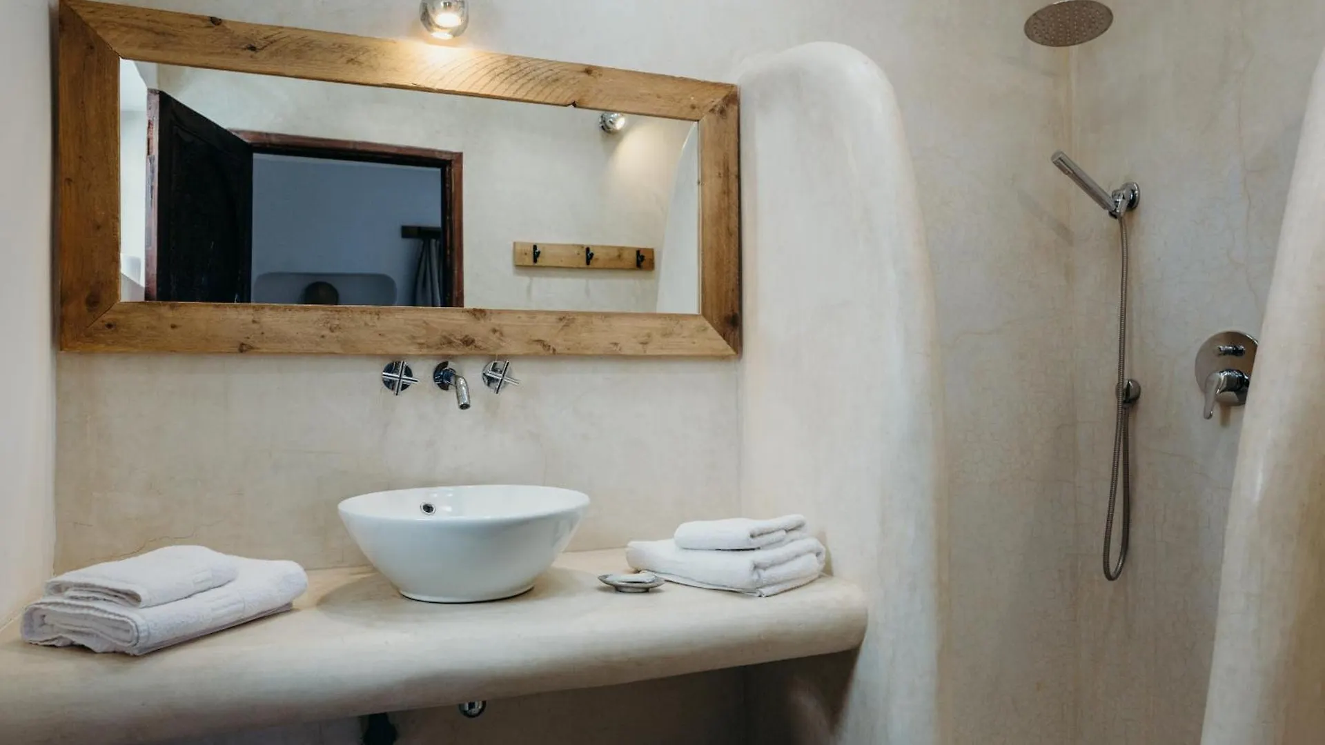 Tangaro Hip Hotel & Spa 에사우이라